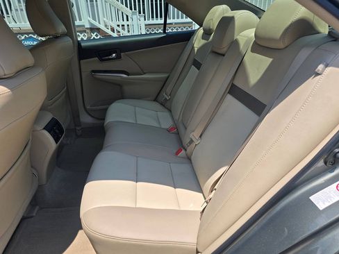 Used 2012 Toyota Camry XLE w/ Leather Pkg FWD image 19