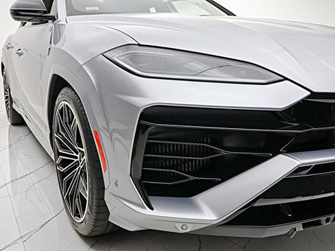 Used 2026 Lamborghini Urus SE AWD/4WD image 20