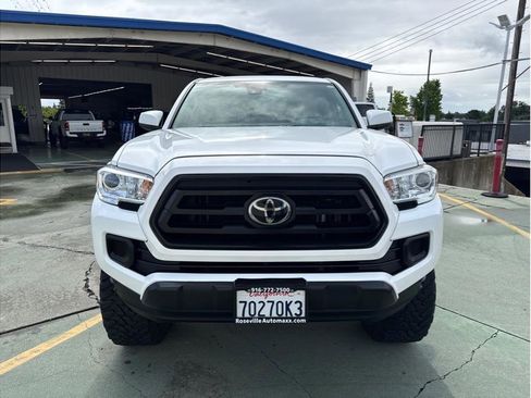 Used 2022 Toyota Tacoma SR AWD/4WD image 3