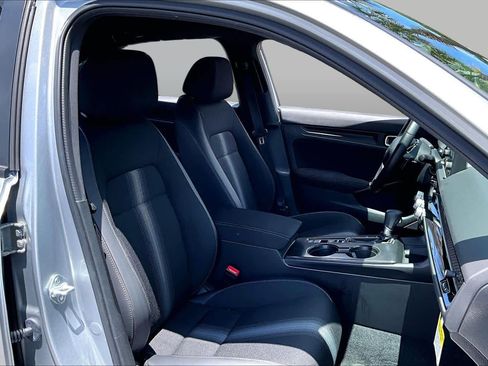 Used 2025 Honda Civic Sport image 9