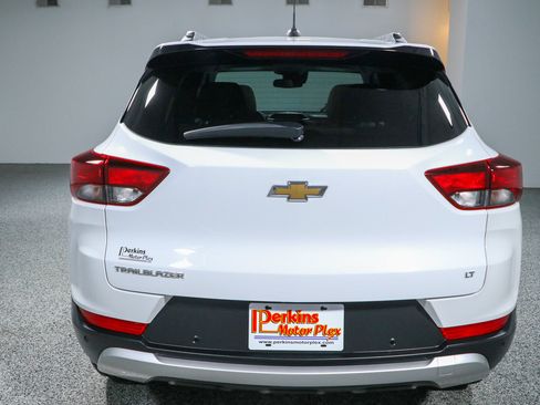 Used 2021 Chevrolet TrailBlazer LT w/ Sun and Liftgate Package FWD image 8
