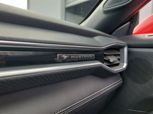 Used 2025 Ford Mustang Premium image 19