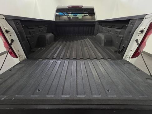 Used 2019 Chevrolet Silverado 1500 LT w/ Z71 Off-Road Package AWD/4WD image 21