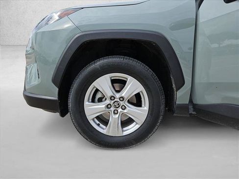 Used 2021 Toyota RAV4 XLE w/ Convenience Package FWD image 18