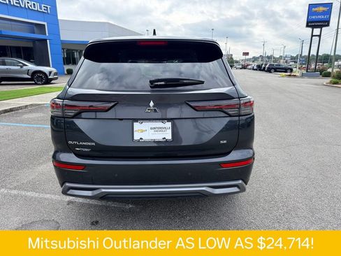 Used 2025 Mitsubishi Outlander SE FWD image 5