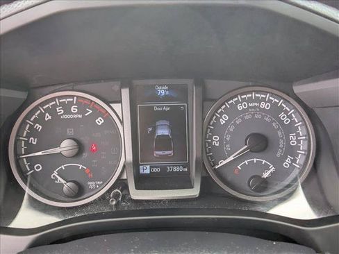 Used 2023 Toyota Tacoma TRD Off-Road AWD/4WD image 11