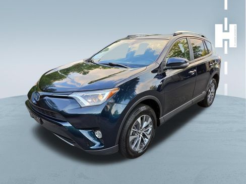 Used 2017 Toyota RAV4 XLE w/ All Weather Liner Package AWD/4WD image 3