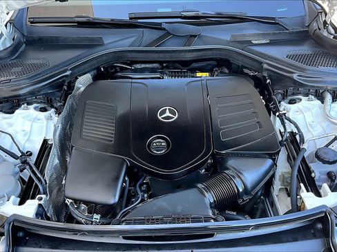 Used 2024 Mercedes-Benz GLC 300 4MATIC image 27