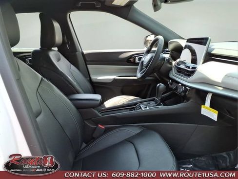Used 2025 Jeep Compass Limited w/ Elite Group AWD/4WD image 13