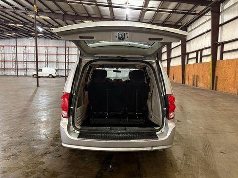 Used 2012 Dodge Grand Caravan American Value Package image 12