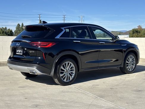 New 2025 INFINITI QX50 Pure image 3