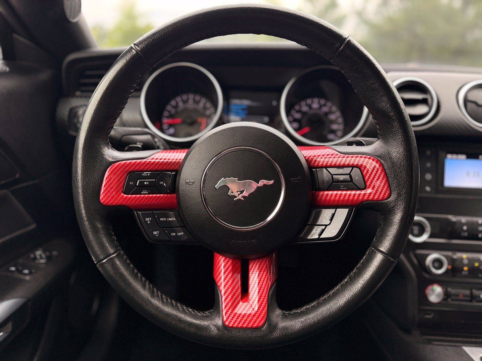 Used 2019 Ford Mustang Coupe RWD image 25