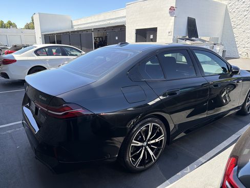 Used 2026 BMW 530i RWD image 7