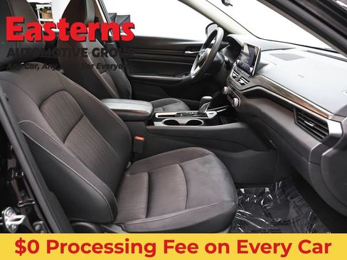 Used 2024 Nissan Altima 2.5 SV FWD image 24