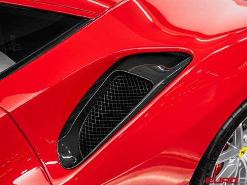 Used 2019 Ferrari 488 Pista Coupe RWD image 20