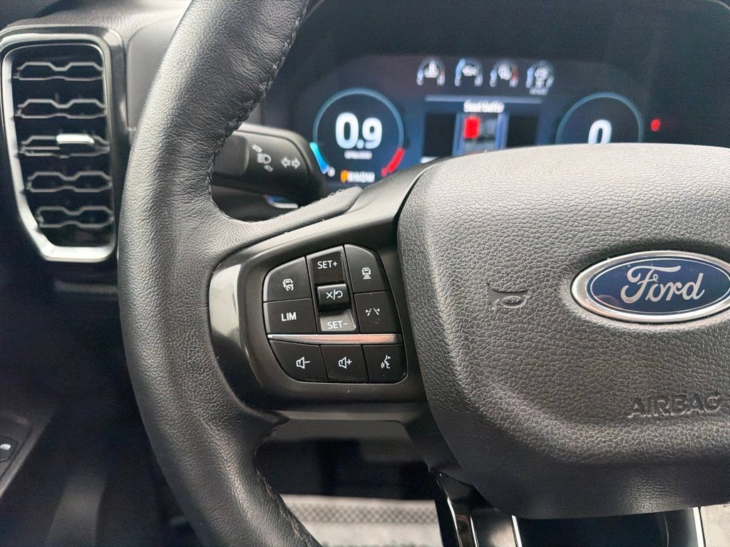 Used 2024 Ford Ranger Lariat w/ FX4 Off-Road Package AWD/4WD image 17