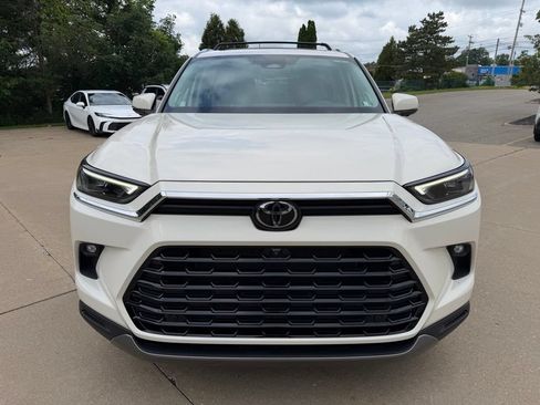 Used 2024 Toyota Grand Highlander AWD image 8