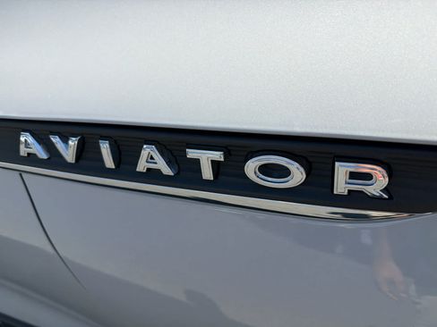 Used 2022 Lincoln Aviator AWD w/ Premium Package image 4