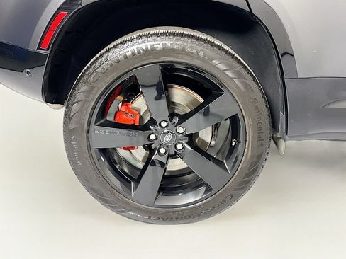 Used 2024 Land Rover Defender 110 X AWD/4WD image 33