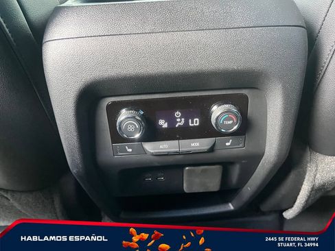 Used 2024 Chevrolet Traverse RS FWD image 30