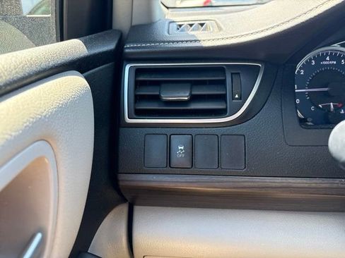 Used 2016 Toyota Camry XLE FWD image 15