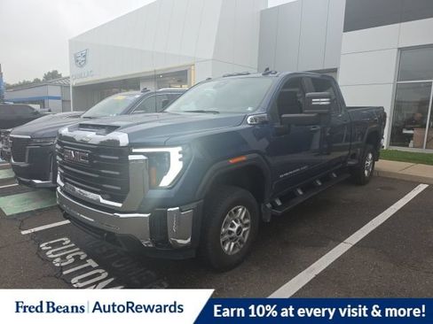 Used 2025 GMC Sierra 2500 Pro AWD/4WD image 1