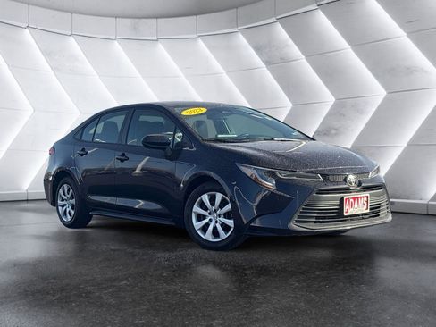Used 2023 Toyota Corolla LE image 1