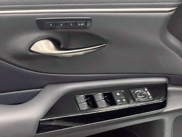 Certified 2025 Lexus ES 350 w/ Premium Package FWD image 10