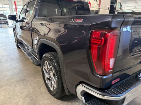 Used 2023 GMC Sierra 1500 SLT w/ SLT Premium Package AWD/4WD image 32