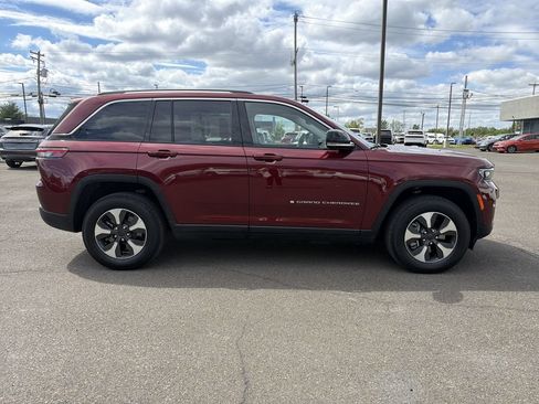 Used 2022 Jeep Grand Cherokee Limited 4xe w/ Luxury Tech Group II AWD/4WD image 6