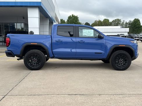 New 2026 GMC Canyon Elevation w/ Convenience Package image 2