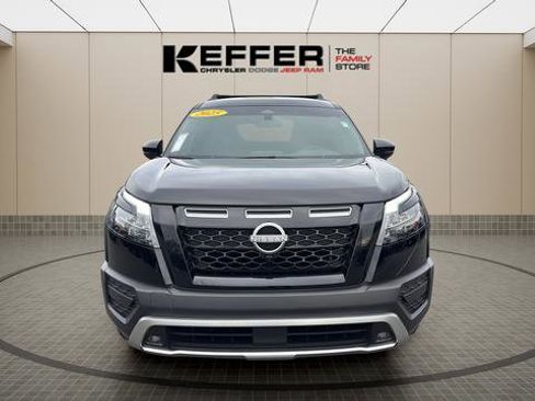 Used 2025 Nissan Pathfinder Rock Creek image 8