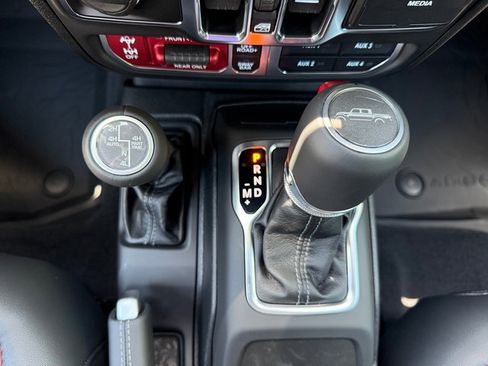 New 2025 Jeep Gladiator Rubicon image 28