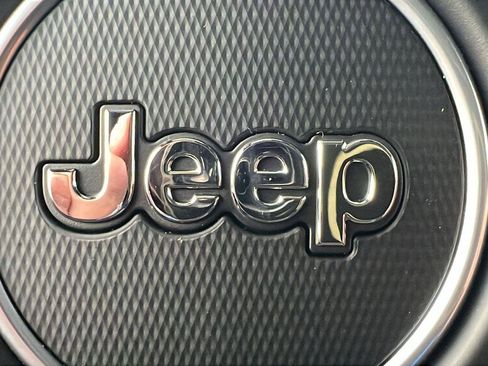 Used 2025 Jeep Wrangler Sport AWD/4WD image 27
