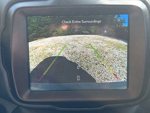 Used 2022 Jeep Renegade Latitude AWD/4WD image 29