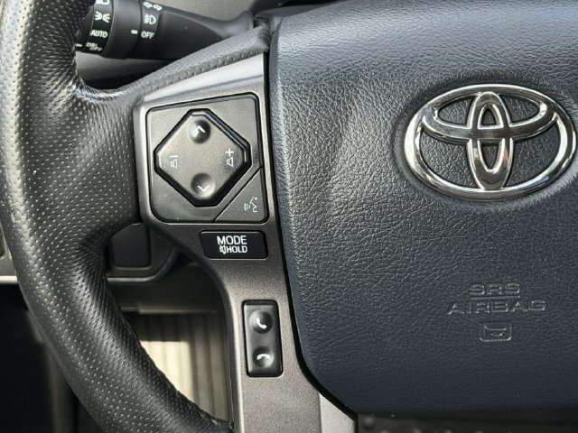 Used 2017 Toyota Tacoma TRD Off-Road w/ Premium & Technology Package AWD/4WD image 15