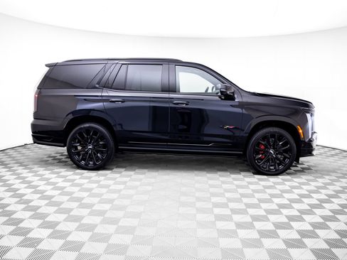 New 2026 Cadillac Escalade V w/ LPO, ONYX Package AWD/4WD image 6
