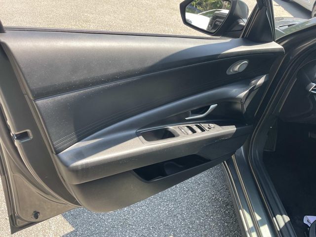 Used 2024 Hyundai Elantra SEL FWD image 17