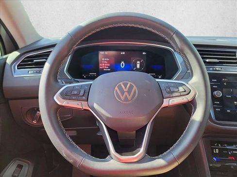 Used 2022 Volkswagen Tiguan SE AWD/4WD image 18