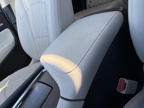 Used 2022 Buick Enclave Avenir w/ Avenir Technology Package image 26