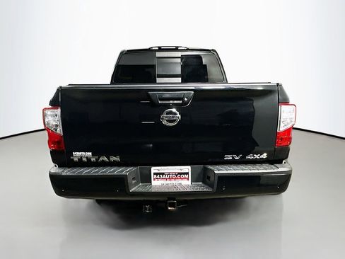 Used 2021 Nissan Titan 4x4 Crew Cab image 6