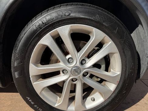 Used 2011 Nissan Juke SV FWD image 34