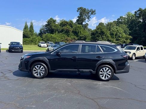 Used 2023 Subaru Outback Premium AWD/4WD image 3