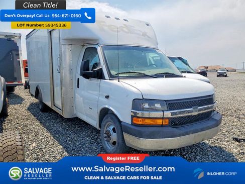 Used 2022 GMC Savana 3500 Extended w/ Power Convenience Package RWD image 5