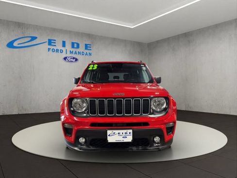 Used 2023 Jeep Renegade Latitude w/ Premium Group AWD/4WD image 8