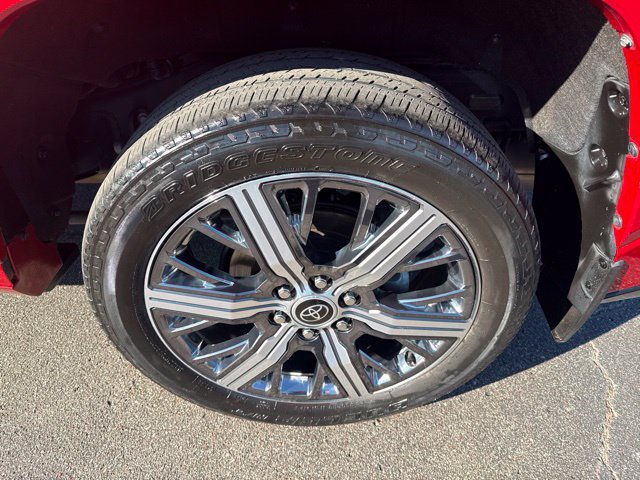 Used 2023 Toyota Sequoia Capstone AWD/4WD image 11