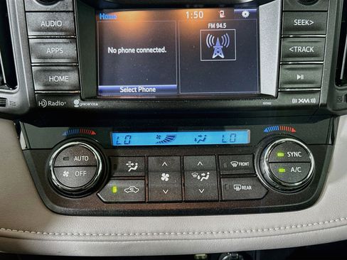 Used 2017 Toyota RAV4 XLE FWD image 23