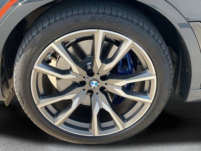 Used 2021 BMW X7 M50i AWD/4WD image 9