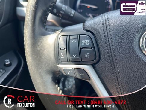 Used 2017 Toyota Highlander Limited w/ Protection Package #3 AWD/4WD image 23