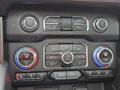 Used 2021 GMC Yukon XL AT4 w/ AT4 Premium Plus Package AWD/4WD image 19